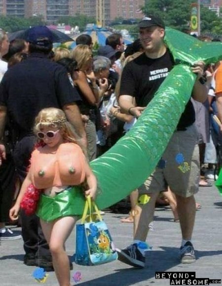 20120104085129_inappropriate_kids_costume_mermaid